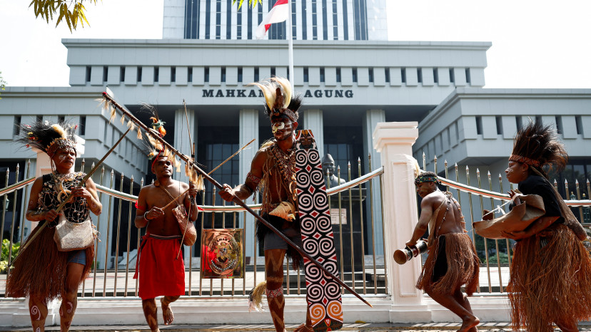 מחאה נגד בירוא היערות באינדונזיה, מאי 2024 (צילום: רויטרס)