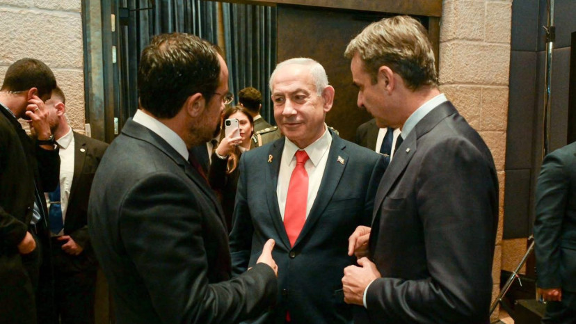  ראש ממשלת יוון קיריאקוס מיצוטאקיס, נתניהו ונשיא קפריסין ניקוס כריסטודולידיס (צילום: מעיין טואף, לע"מ)