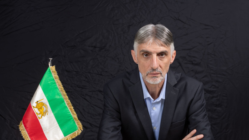 בני סבטי, דגל איראן (צילום: יוסי אלוני)