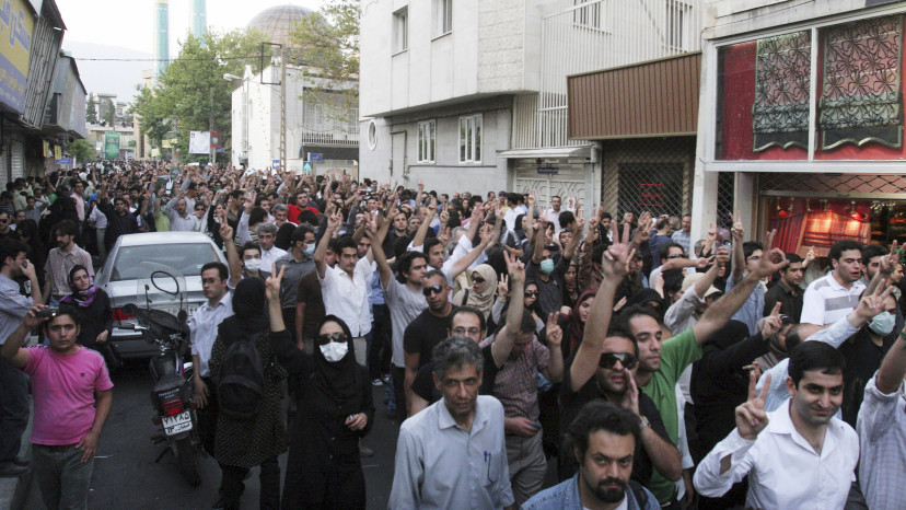 מחאה באיראן (צילום: רויטרס)