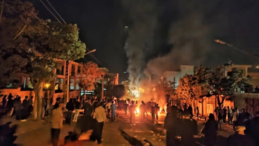 המחאה באיראן (צילום: רשתות ערביות)