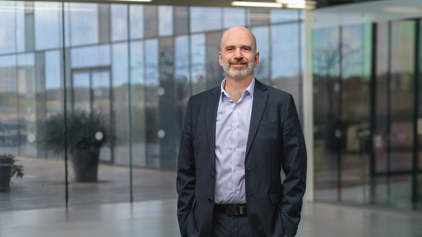 "הרפואה אינה מקצוע של אדם אחד, אלא של מערכת שלמה שפועלת יחד". ד"ר אריק סיטון (צילום: ארקדי רסקין)