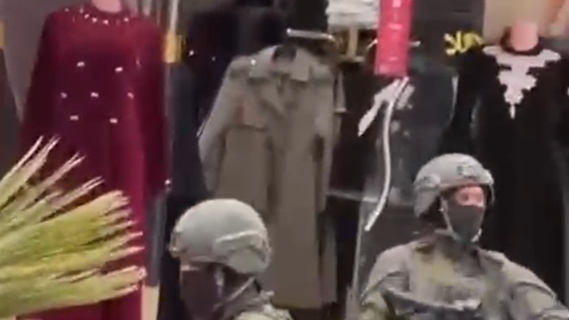 אירוג חריג בחברון - בדואים התחזו ללוחמי צה"ל ושדדו חנות (צילום: צילום מסך)