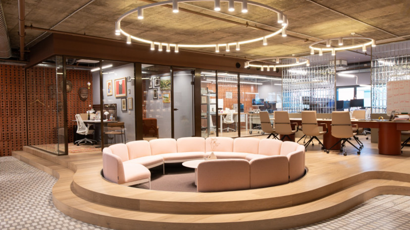 "בניגוד למגורים, אין כאן קו צמיחה יציב". משרד חדש - אורבך הלוי אדריכלים (צילום: תומר שמש)