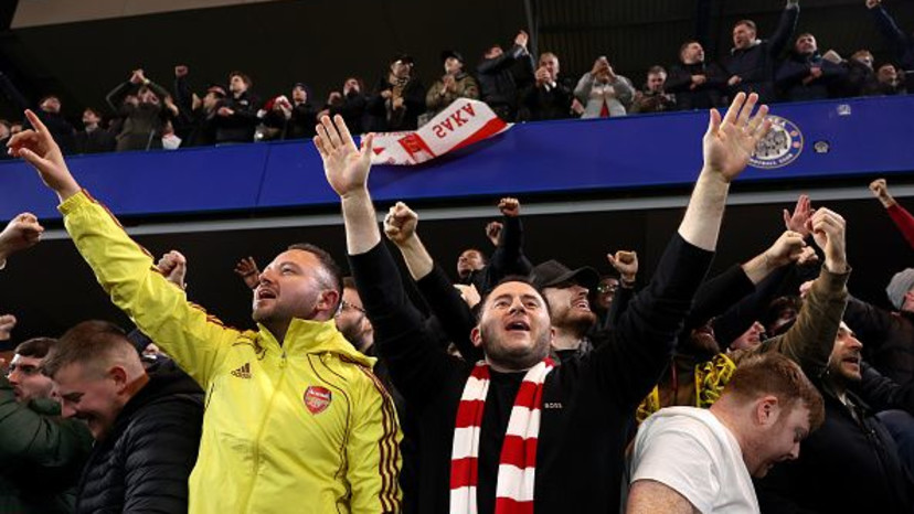 אוהדי ארסנל בסטמפורד ברידג' (צילום: Alex Pantling)