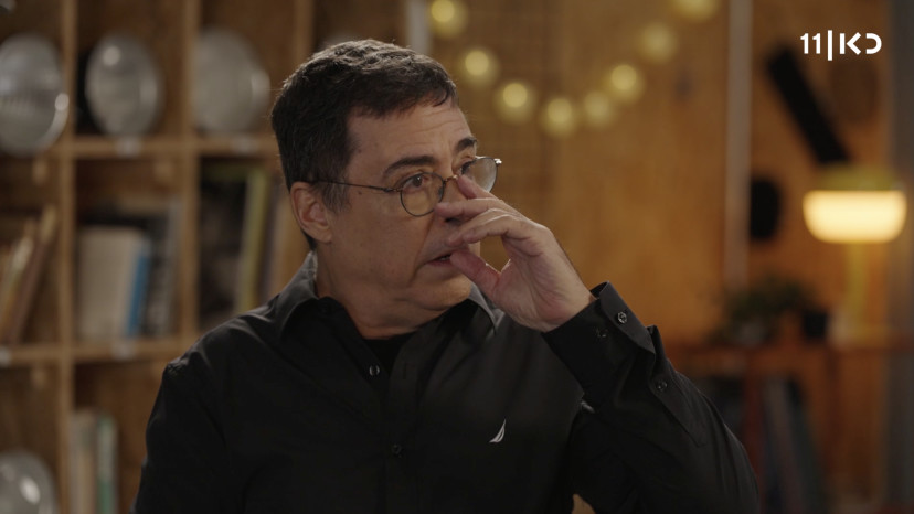 בן כספית מתראיין אצל רוני קובן בתוכנית "פגישה" של כאן 11 (צילום: צילום מסך כאן 11)