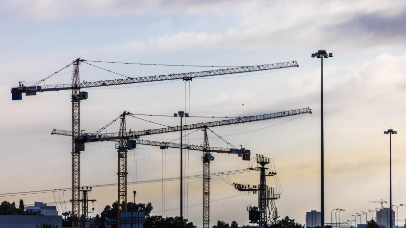 נדל"ן בישראל - מנופים באתרי בנייה (צילום: יוסי אלוני פלאש 90)