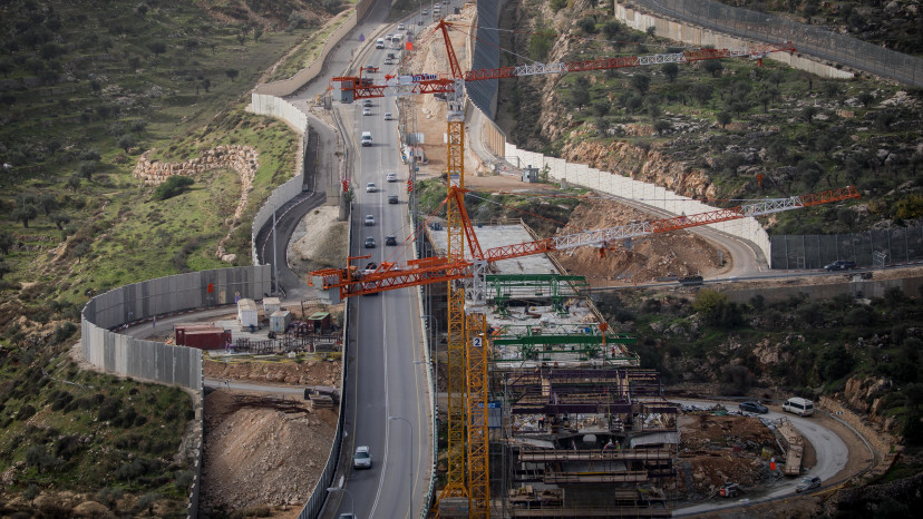 נדל"ן בישראל - מנופים באתרי בנייה (צילום: יונתן זינדל פלאש 90)