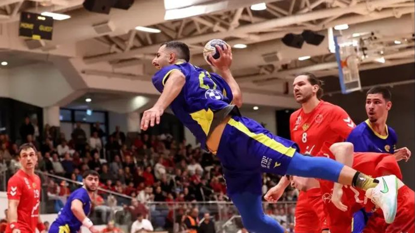 מכבי ראשון לציון תנסה לשמור על המקום השישי. עדן ג'ינג'י (צילום: אתר רשמי, הדר ואן קולא, איגוד הכדוריד)