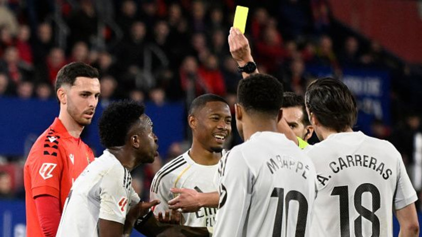 שחקני ריאל מדריד מתלוננים בפני השופט (צילום: GettyImages)