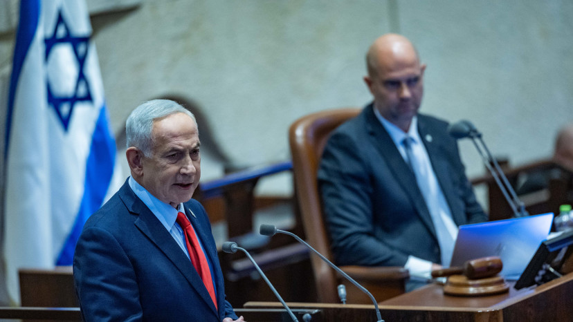 ראש הממשלה בנימין נתניהו נואם בדיון 40 חתימות (צילום: יונתן זינדל, פלאש 90)