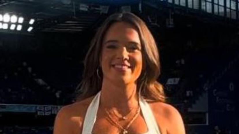 הייתה חייבת להוריד את הנעליים (צילום: מסך, אינסטגרם)