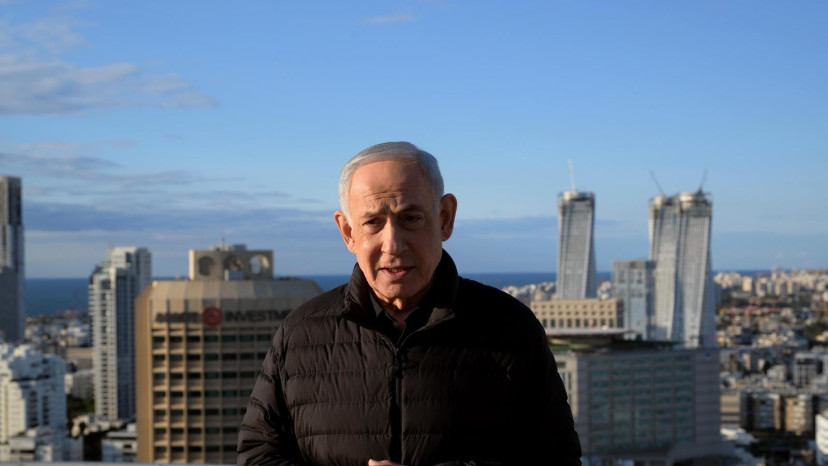 בנימין נתניהו על גג הקריה  (צילום: אבי אוחיון לעמ)