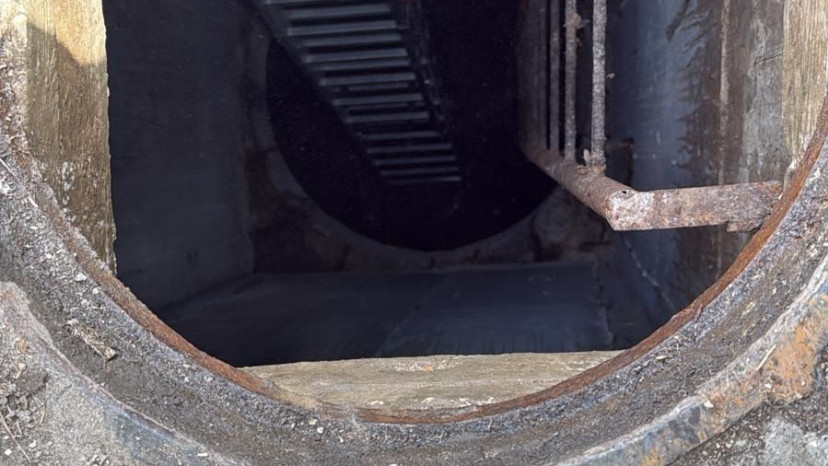 המנהרה החוצה מאיו"ש שאותרה סמוך לקו התפר בירושלים (צילום: דוברות מג"ב)