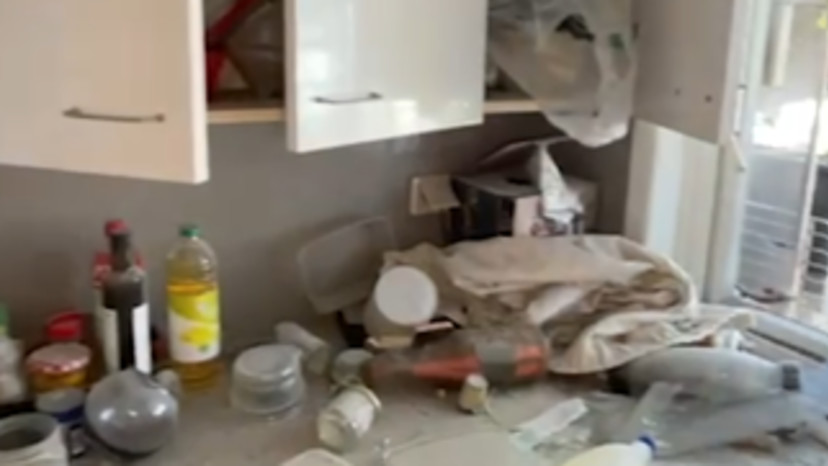 הנזק לבית אחרי פגיעת הטיל - רק הממ"ד שרד (צילום: פיקוד העורף)