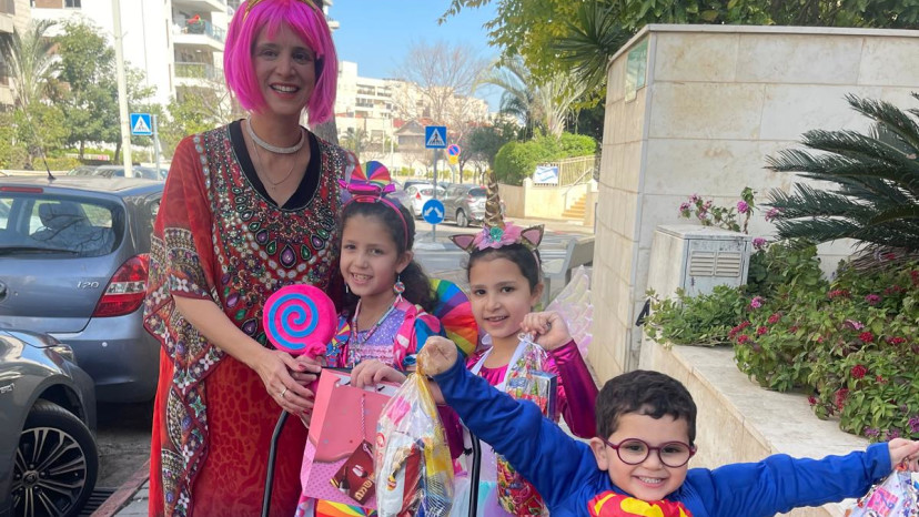 פתח תקווה. לא ויתרו על משלוחי המנות (צילום: באדיבות המצולמים)