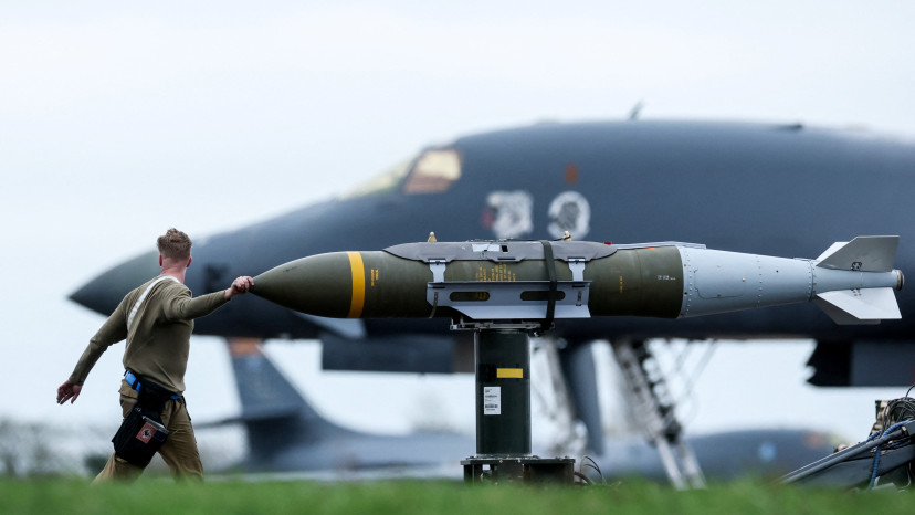 המלחמה מול איראן: המפציץ B-1 מוכן להמראה (צילום: רויטרס)