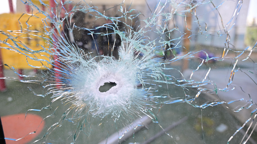 נזק בגן ילדים בראשון לציון בעקבות ירי טילים מאיראן (צילום: אבשלום ששוני)