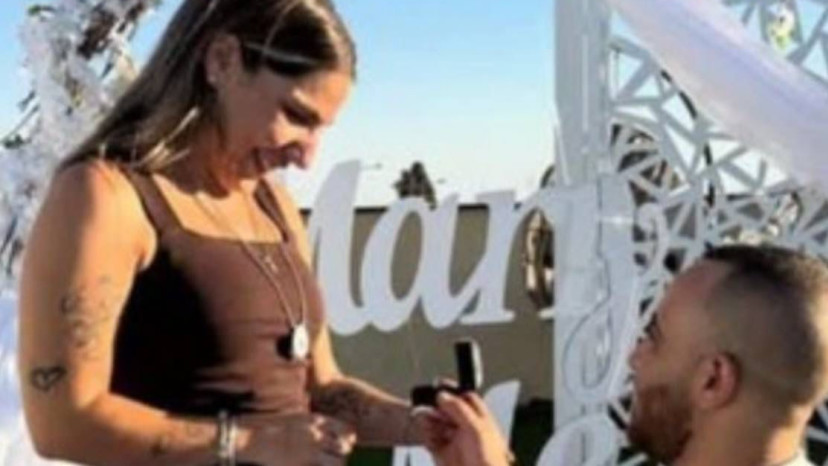 הצעת הנישואין של נוריאל דובין ז"ל  (צילום: באדיבות המשפחה)