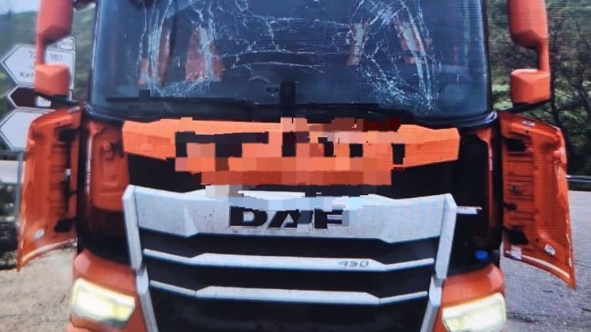 המשאית שנפגעה מכטב"ם סמוך לכפר גלעדי (צילום: תמונה לפי סעיף 27א' לחוק זכויות יוצרים)