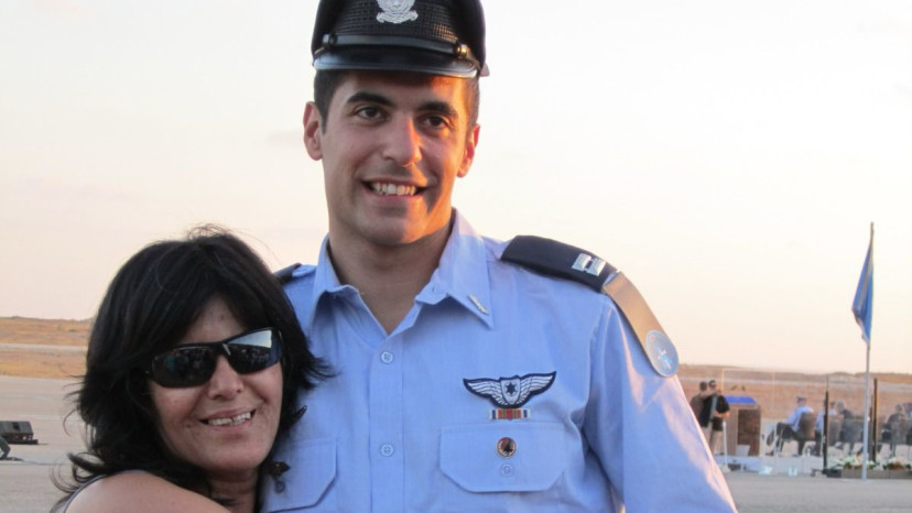 אסף דגן ז"ל ואמו מירי (צילום: באדיבות המשפחה)