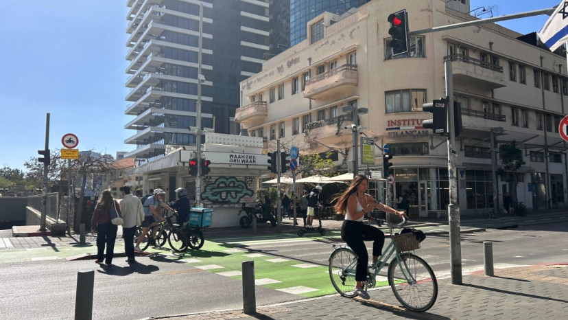 עדיין עומס חום בתל אביב (צילום: אבשלום ששוני)