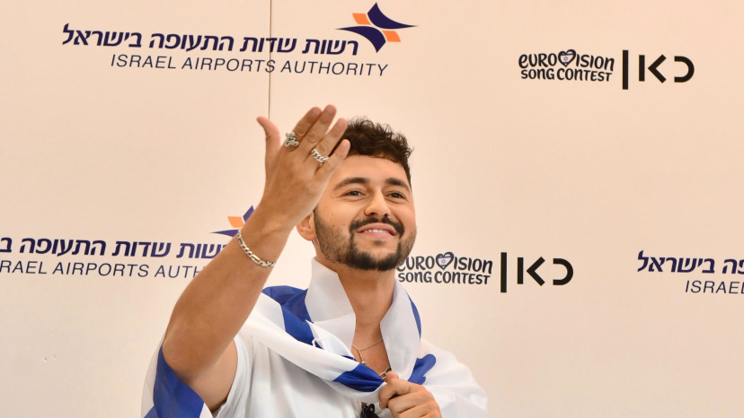 נועם בתן נוחת בנתב"ג (צילום: אבשלום ששוני)