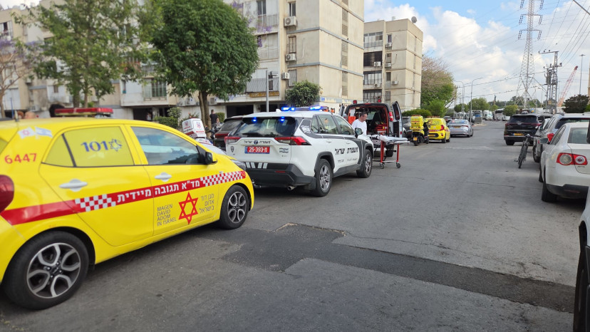 ילדה בת 7 נפלה מקומה רביעית בתל אביב, מצבה קשה (צילום: תיעוד מבצעי מד"א)