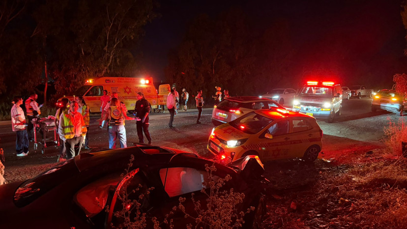 זירת התאונה הקשה סמוך לכוכב מיכאל (צילום: תיעוד מבצעי מד"א)