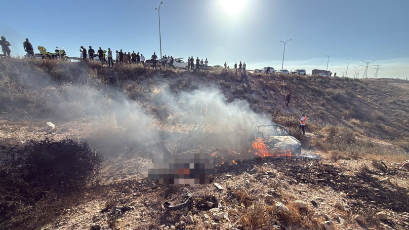 תיעוד מזירת החיסול בצומת גורל מצפון לבאר שבע, שניים נהרגו (צילום: תיעוד מבצעי מד"א)