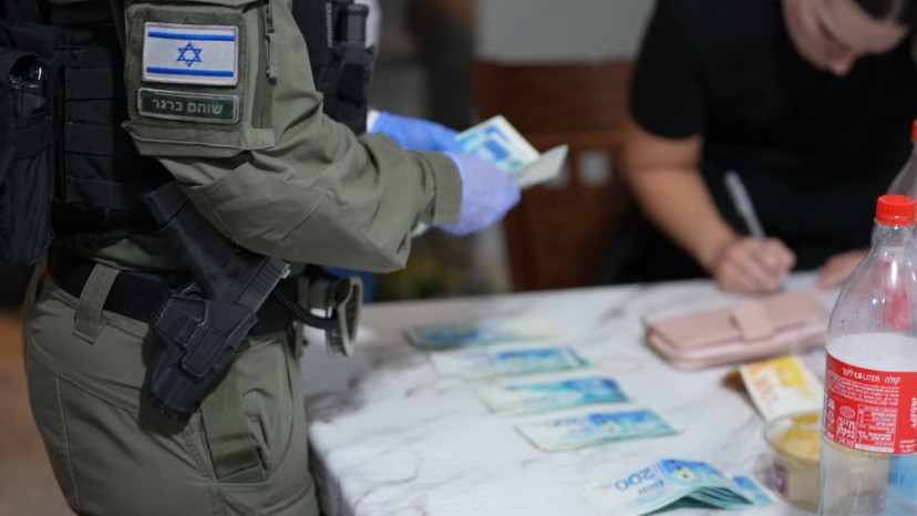 מבצע מעצר גובי פרוטקשן בדרום (צילום: דוברות המשטרה)