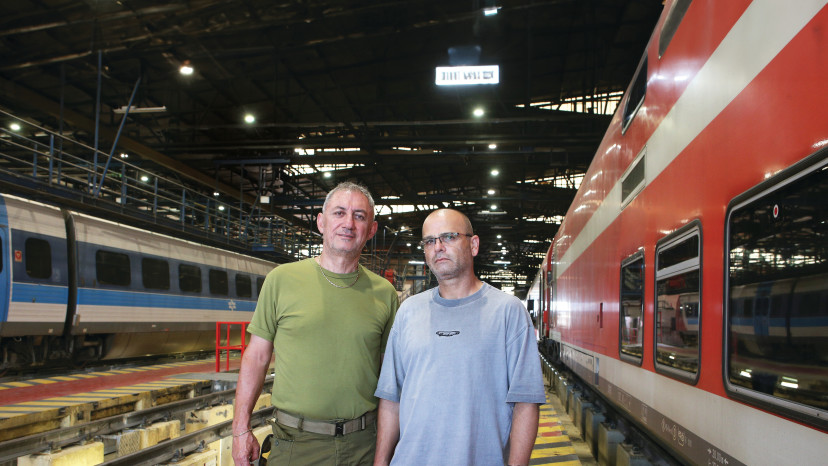 (מימין) מורדי סבג וסולימאן חלבי (צילום: שרון בוקוב - החברה למתנסים הארצית)