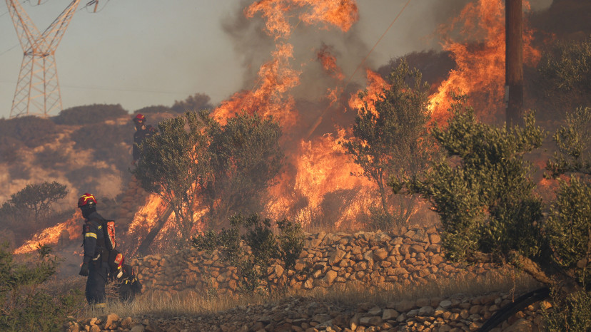 שריפה בכרתים (צילום: Metaxakis / AFP via Getty Images)