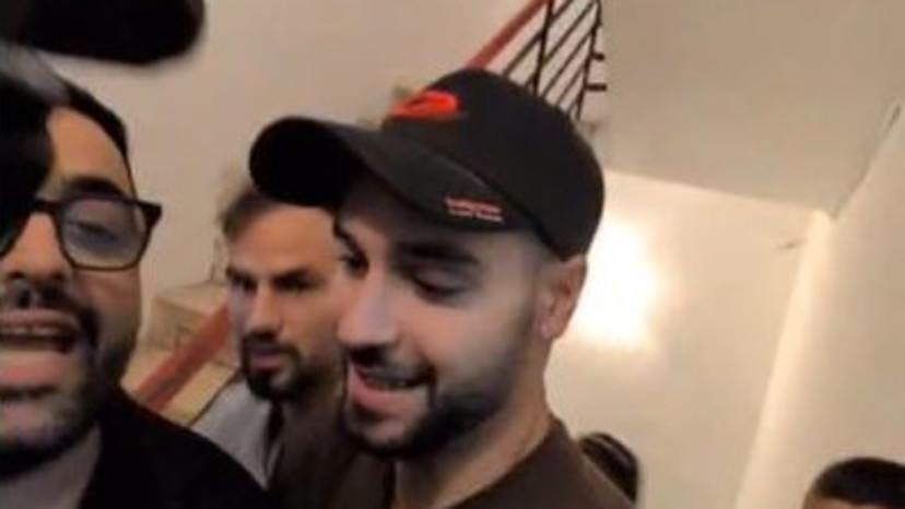 מרדכי דוד ופעילי הימין במטה מפלגת "הרשימה המשותפת" (צילום: רשת מסרבות)