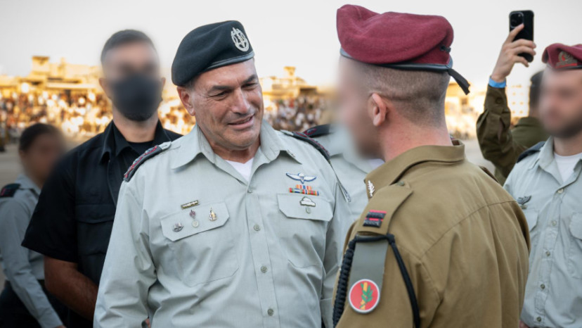 הרמטכ"ל אייל זמיר בטקס סיום קורס קצינים בבה"ד 1 (צילום: דובר צה"ל)