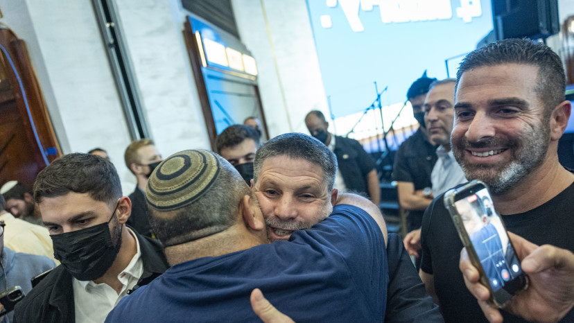 בצלאל סמוטריץ' במטה המפלגה  (צילום: חיים גולדברג פלאש 90)