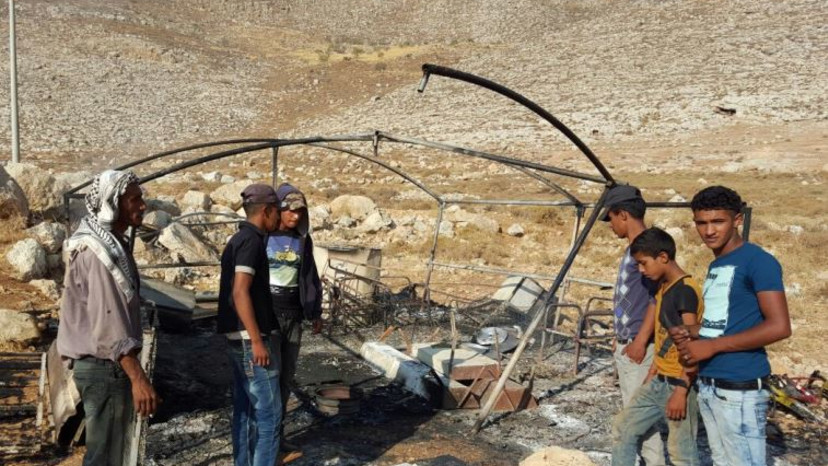 הצתה של אוהל - טרור יהודי (צילום: זכריה סדה, רבנים לזכויות אדם)