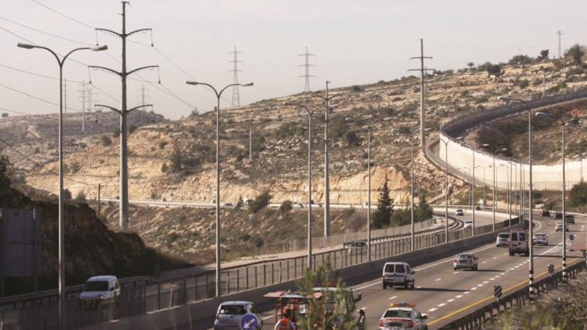 כביש 443 (צילום: קובי גדעון, פלאש 90)