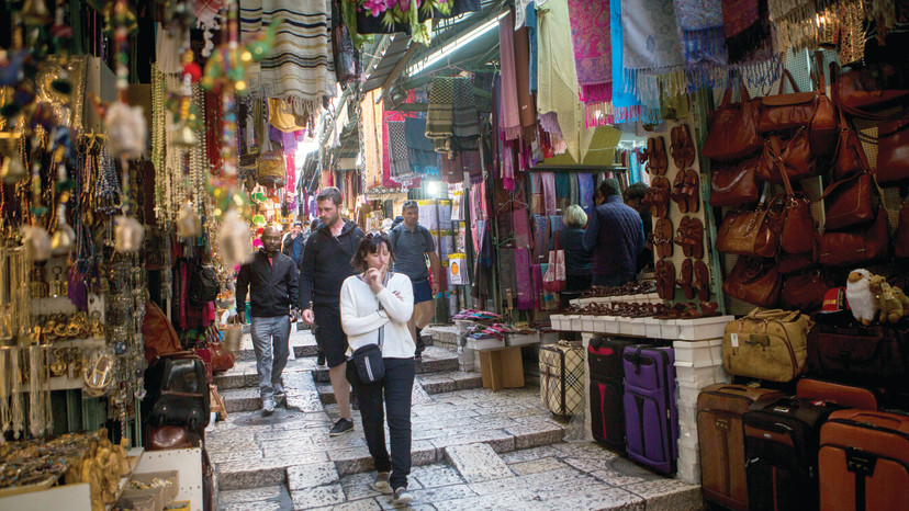 תיירים בירושלים (צילום: מרים אלסטר פלאש 90, רויטרס)