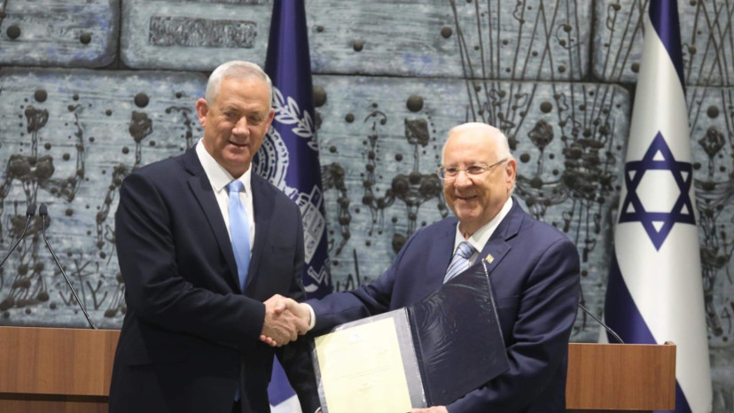 ראובן ריבלין, בני גנץ במעמד הענקת המנדט (צילום: מרק ישראל סלם)