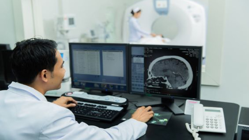 בדיקה לגילוי סרטן (צילום: Shutterstock)