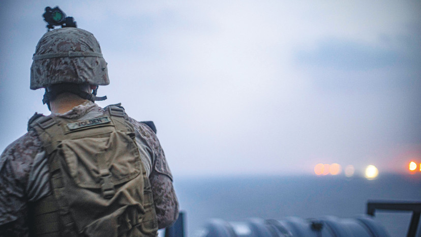 חייל מארינס במפרץ עומאן (צילום: רויטרס)