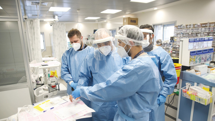 מחלקת הקורונה בבית החולים זיו (צילום: דוד כהן)