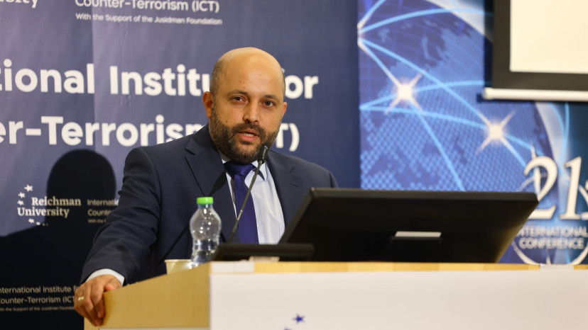 ד"ר אייל חולתא (צילום: גלעד קוולרצ'יק)