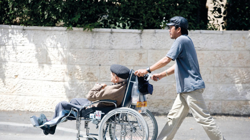 קשיש סיעודי (צילום: אביר סולטן, פלאש 90)