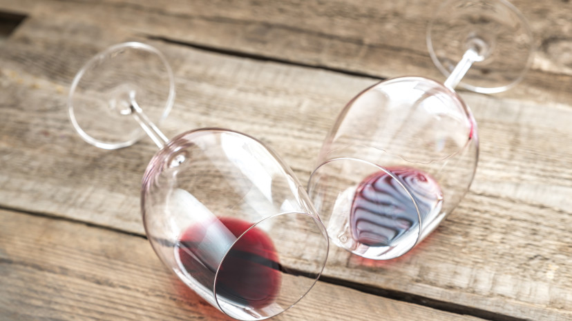 כוס יין אחת עד שתיים יועילו להגברת החשק המיני (צילום: אינג'אימג')