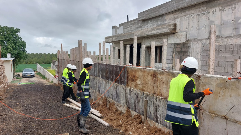 עובדים זרים מסרי לנקה (צילום: ארגון הקבלנים בנגב)