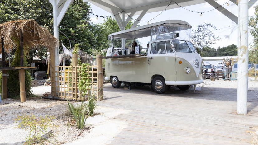 מתחם אורוות האמנים פרדס חנה (צילום: רז רוגובסקי)