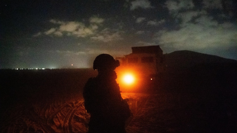 לוחם במרחב התוואים בדרום רצועת עזה (צילום: דובר צה"ל)