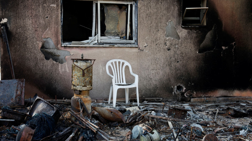 טבח השבעה באוקטובר בקיבוץ כפר עזה (צילום: REUTERS/Evelyn Hockstein)